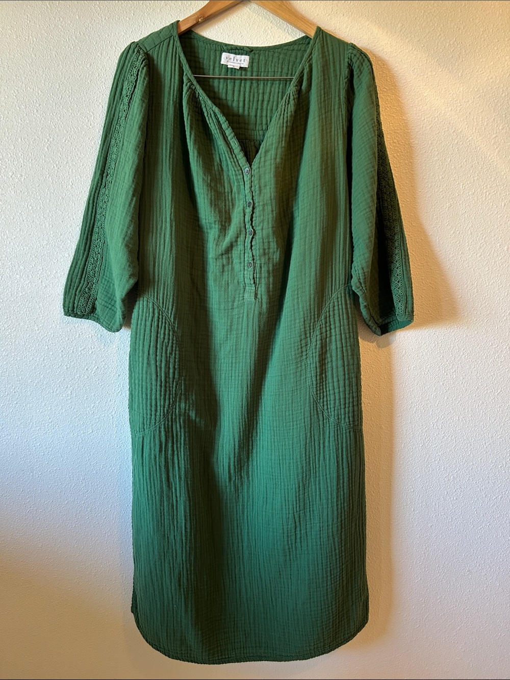 Velvet by Graham & Spencer Emerald Green Button-Front Midi Dress